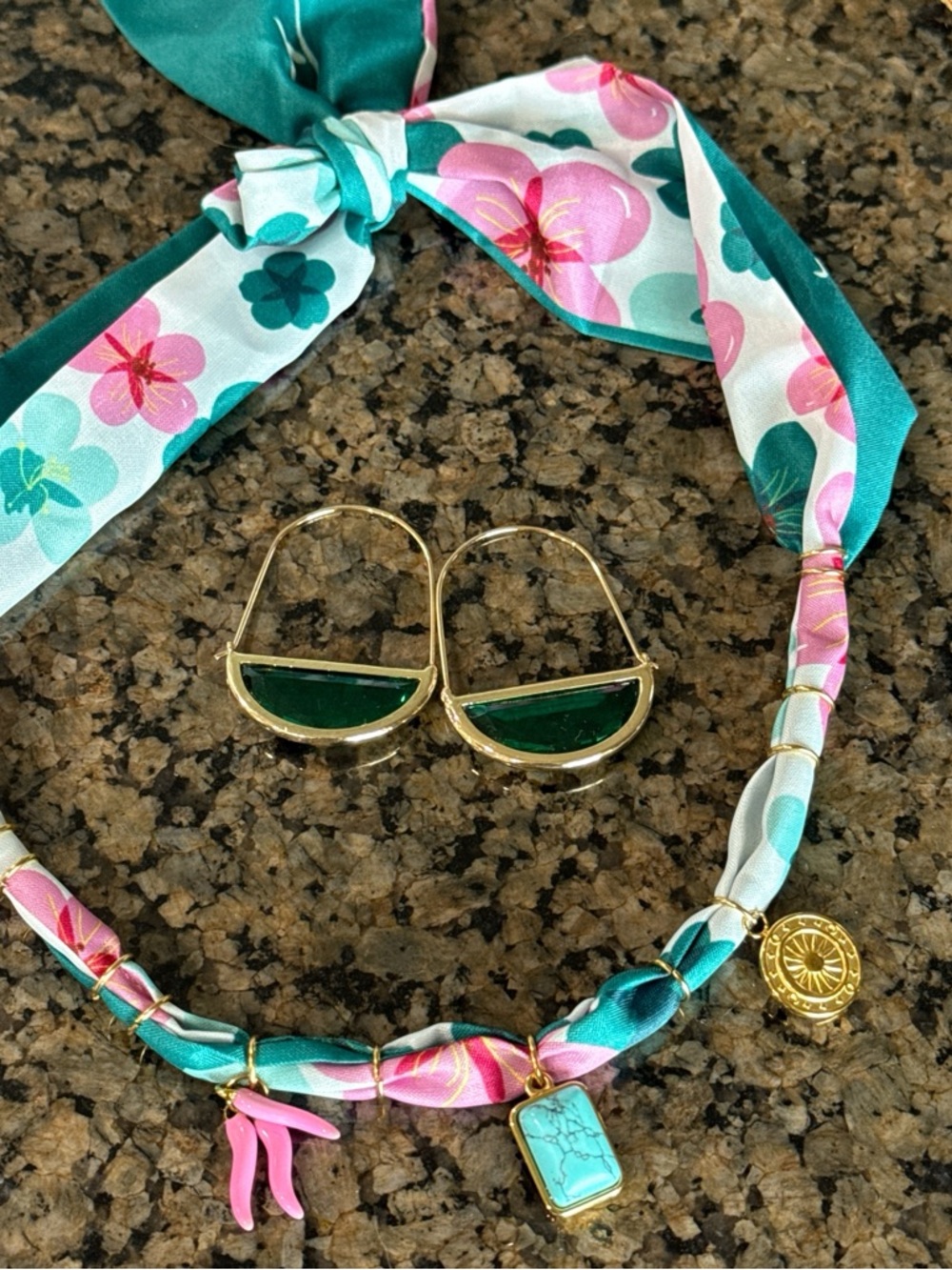 Capsule Collection - Accessory Wardrobe - Styled Bundle - Picture 3 of 15